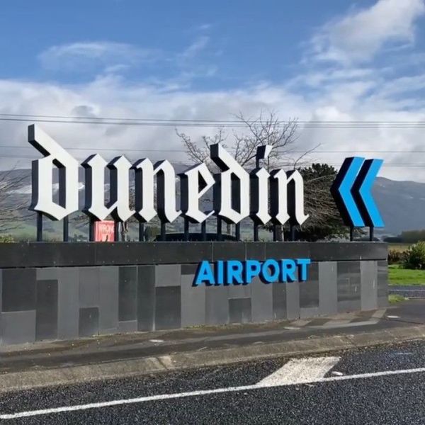 dunedin_airport_lightboxes